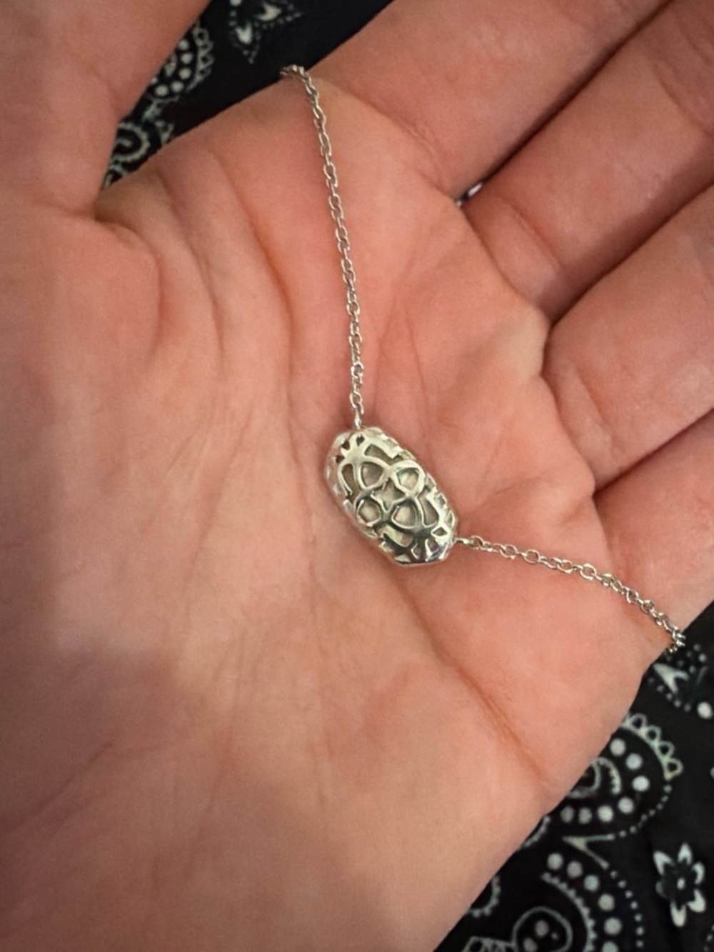 Kendra Scott Silver Filigree Barrel Pendant Necklace